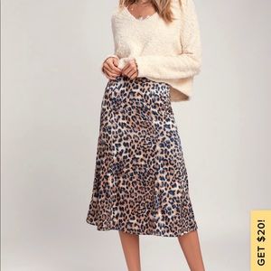 Lulu’s Leopard Print Midi Skirt